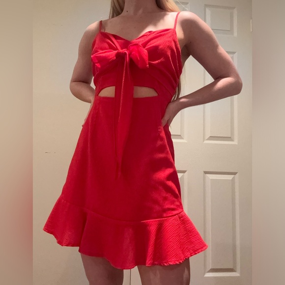 Red dress - Picture 2 of 4
